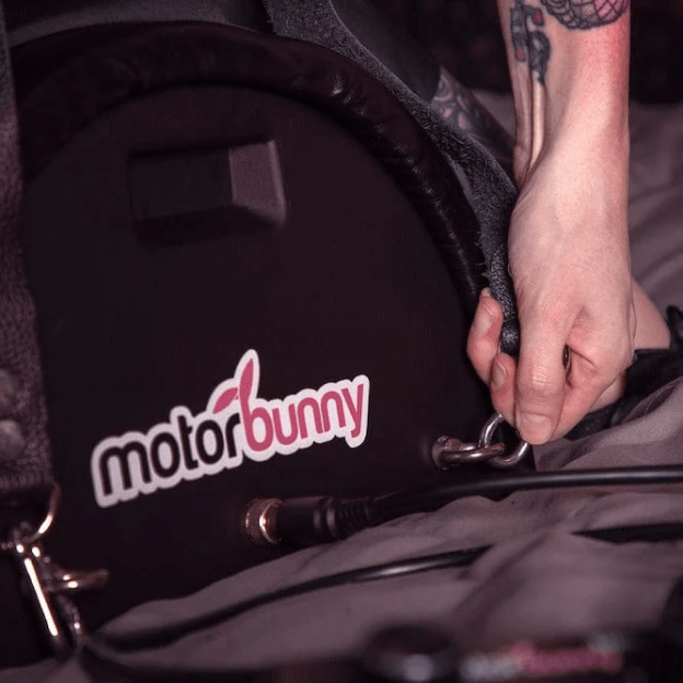 model setting up motorbunny sex machine